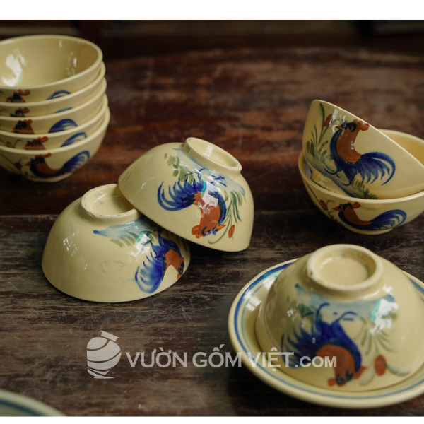 Chén cơm vẽ gà