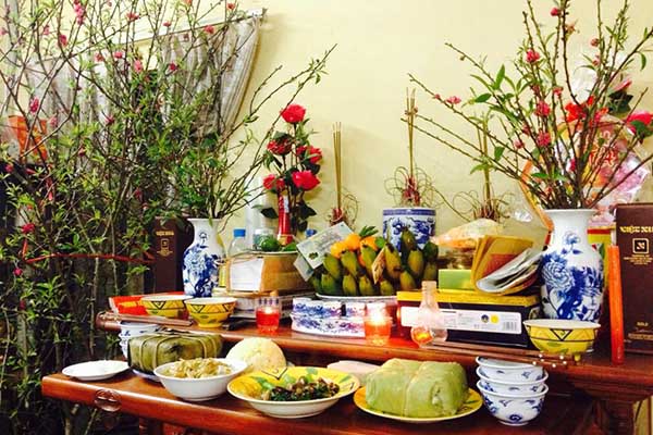 bàn thờ gia tiên ngày Tết