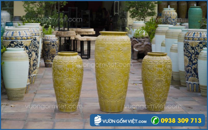 lu nước phong thủy họa tiết hoa văn màu vàng 