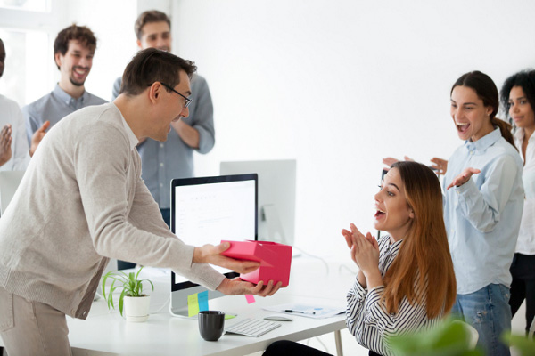 mua quà tết biếu sếp