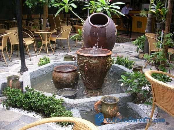 Thác nước, đài phun nước gốm sứ, lu nước phong thủy cho sân vườn