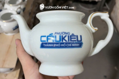 So sánh decal nung và in lụa trên gốm sứ cho quà tặng doanh nghiệp